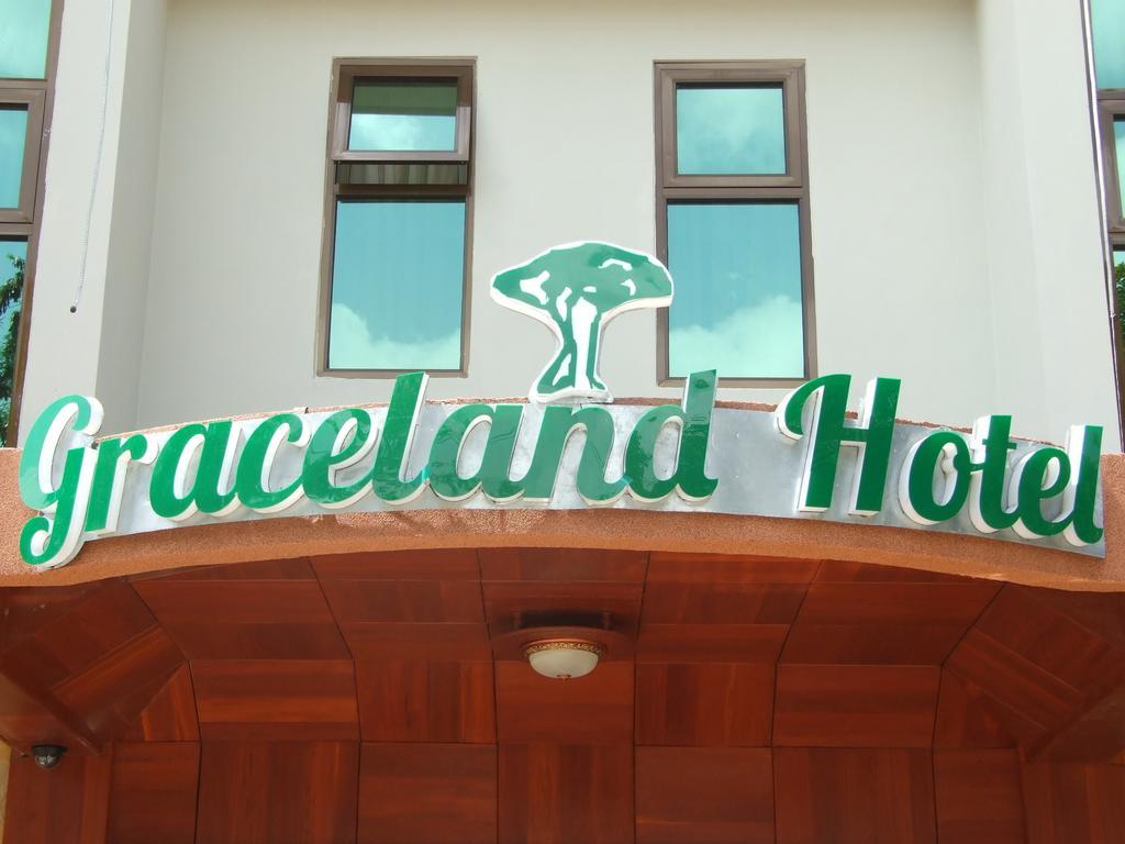 Grace Land Hotel Аруша Екстер'єр фото